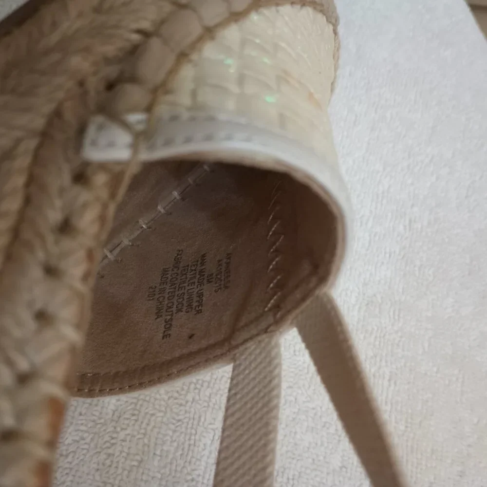 Anne Klein Aneesa Wedge  Closed Toe Sandals Sz 8 - Picture 4 of 5